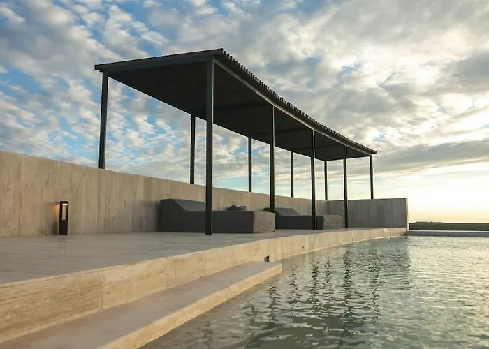 Mistiq Jungle Loft ~ Pool & Gym